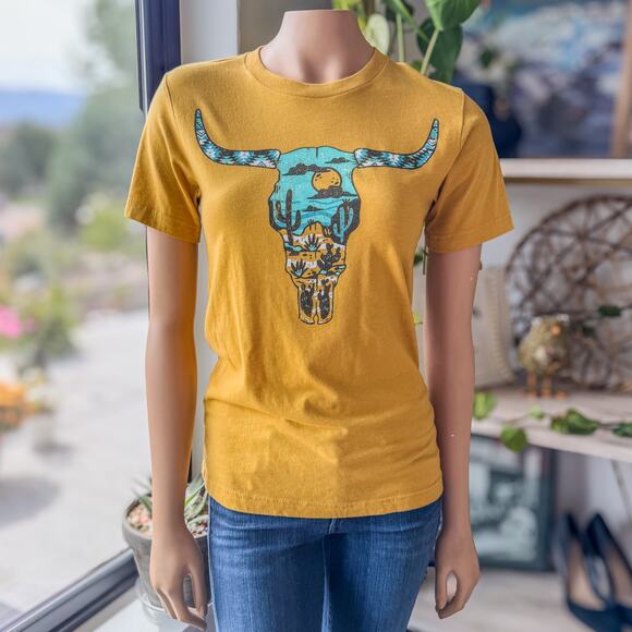 Rowdy Crowd Clothing, Sassy Skull Short Sleeve Southwestern Tee, Women's Small - Picture 2 of 7